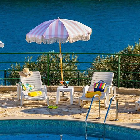 Apartment Milna - With Swimming Pool & Amazing Seaviews, Above Bijaka Beach Екстер'єр фото