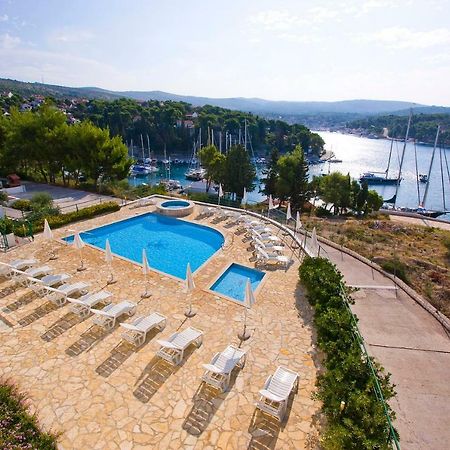Apartment Milna - With Swimming Pool & Amazing Seaviews, Above Bijaka Beach Екстер'єр фото