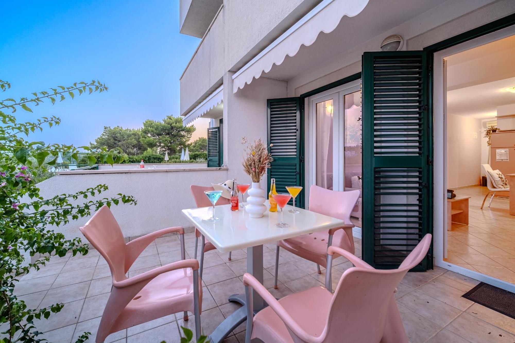 Apartment Milna - With Swimming Pool & Amazing Seaviews, Above Bijaka Beach Екстер'єр фото