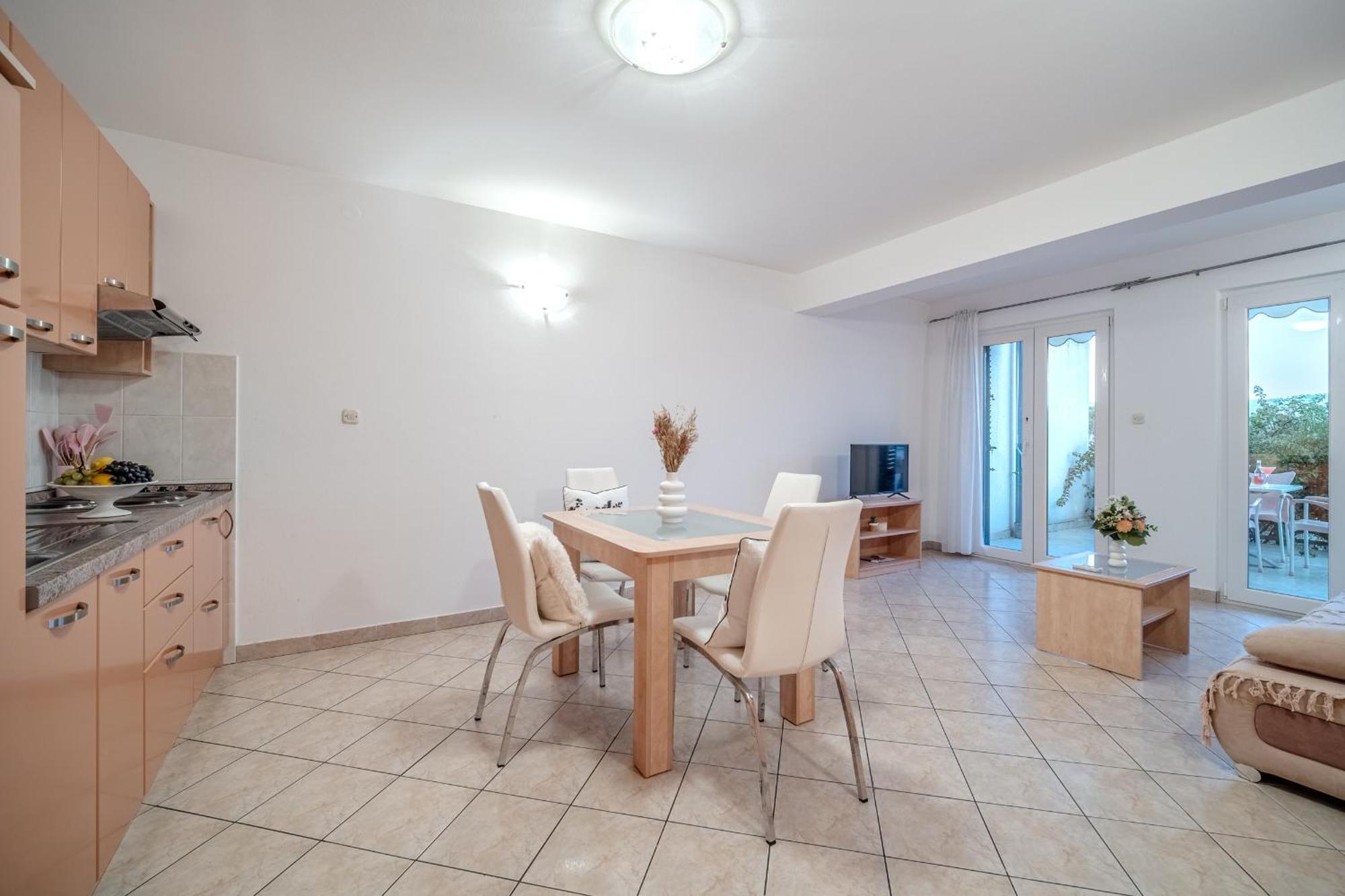 Apartment Milna - With Swimming Pool & Amazing Seaviews, Above Bijaka Beach Екстер'єр фото