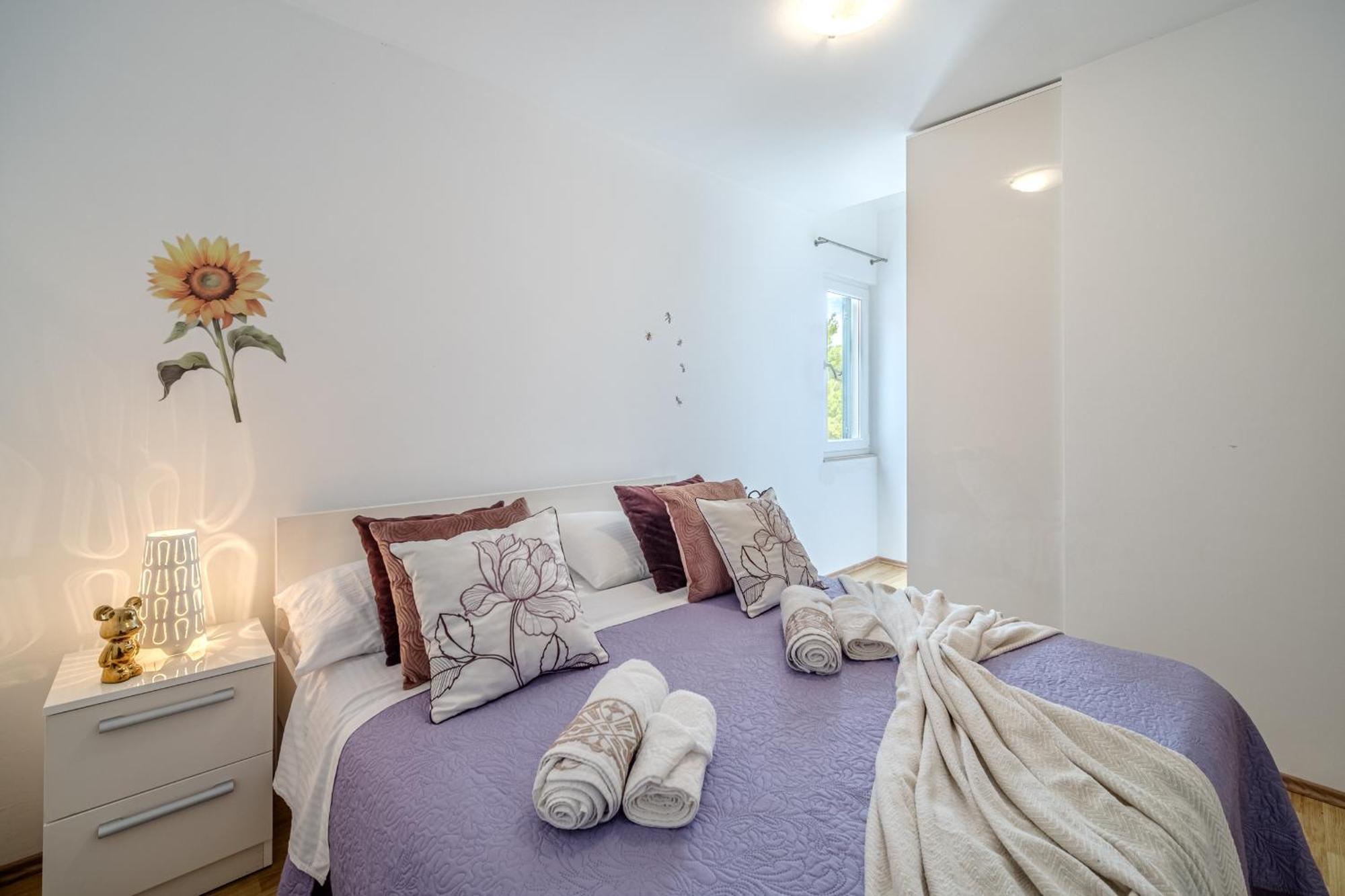Apartment Milna - With Swimming Pool & Amazing Seaviews, Above Bijaka Beach Екстер'єр фото
