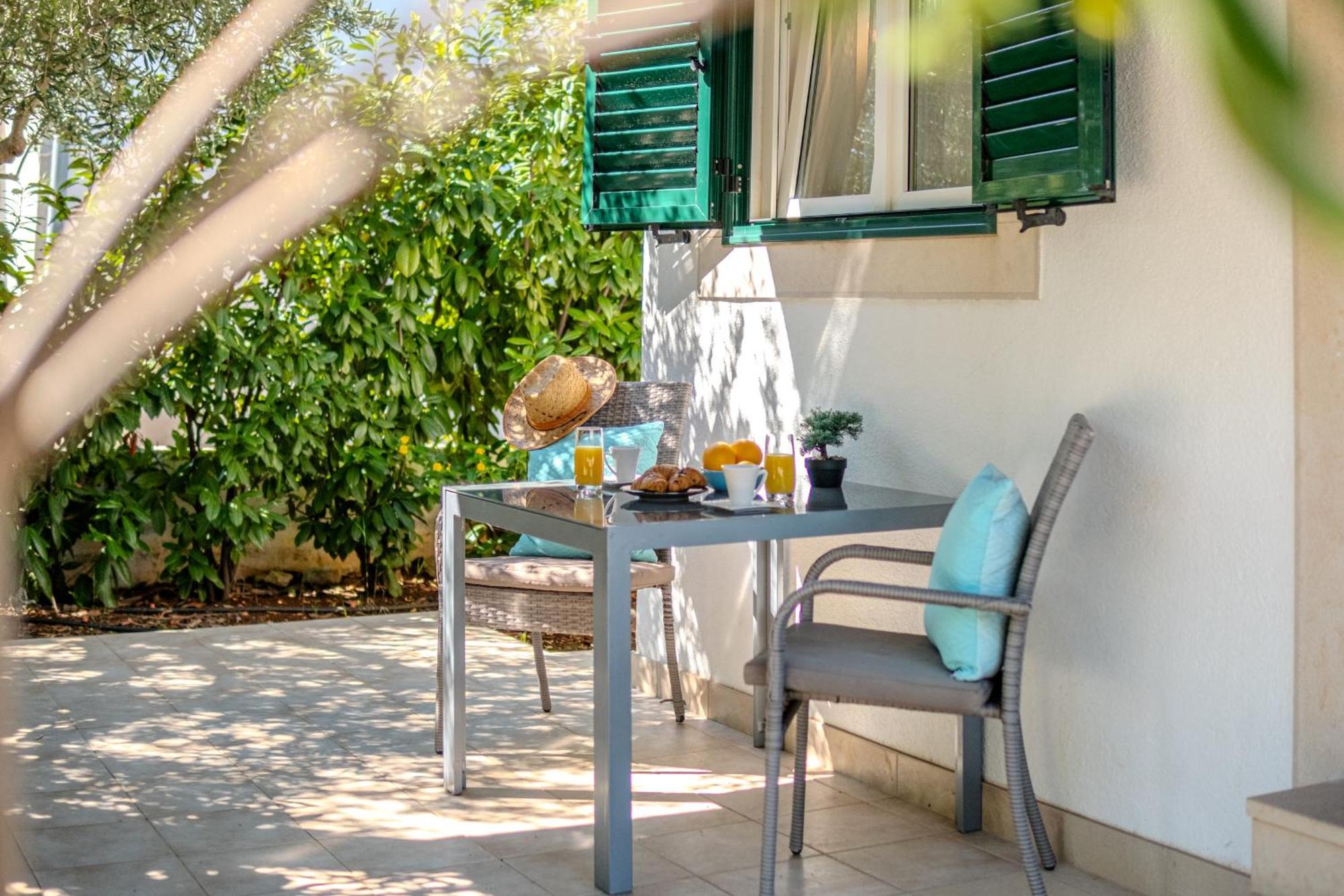 Apartment Milna - With Swimming Pool & Amazing Seaviews, Above Bijaka Beach Екстер'єр фото